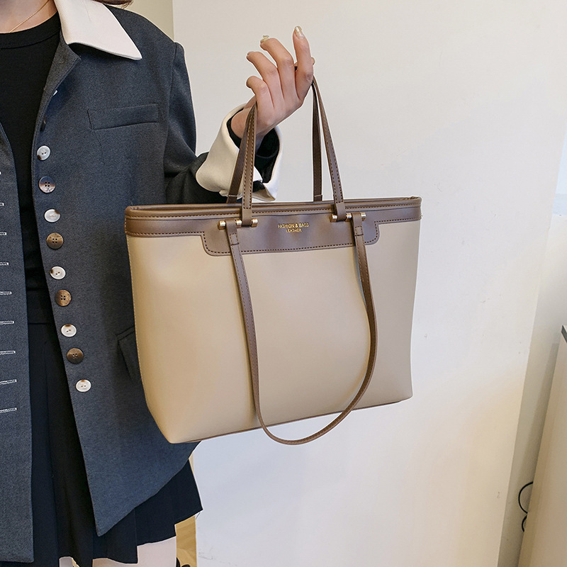 New Free Delivery Designer Shoes By 2025 Leisure Commuting Large Capacity For Women 2024 New Autumn And Winter Denim Shoulder Bag, College Student Tot