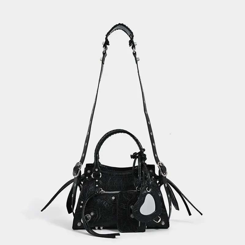 Fashionable Large Capacity Rivet Motorcycle Commuting Sexy Lady Handbag Black Crossbody Bag Suitable For Autumn And Wint