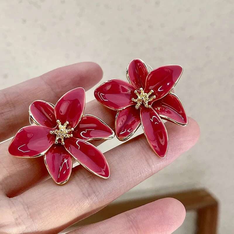 Metal Flower Drops Oil European American Style Personality Fashion Stud Earrings Ms Girl Travel Wedding Accessories