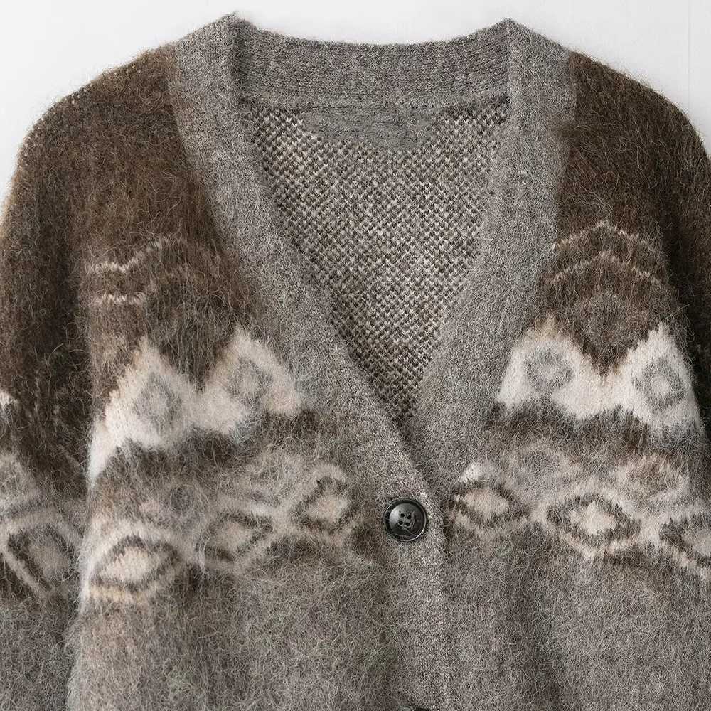 Womans Jacquard Knitted Cardigan Loose V-neck Button-down Lazy Style Elastic Hem Jacket Soft Versatile Early Autumn New SweaterT251125