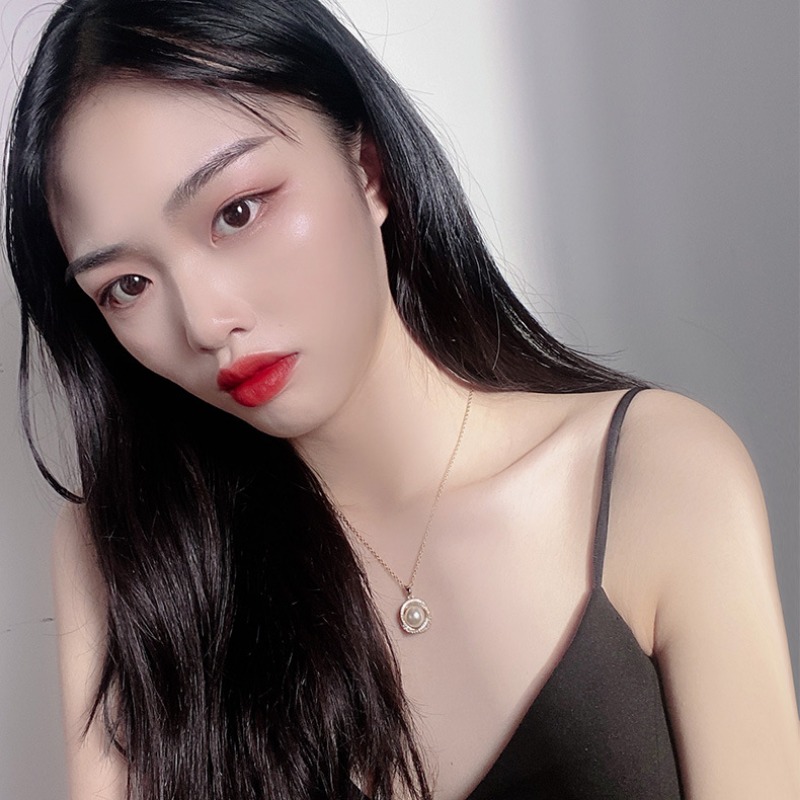 Chic Pearls & Metal Collarbones Accessory: Robust Ti Alloy Jewelry Piece