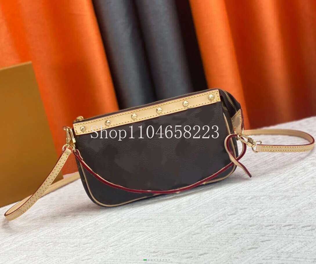 2025 High Quality Women's Bag New Handbags Rivet Real Leather Shoulder Cross Bags Size 22*13Cm