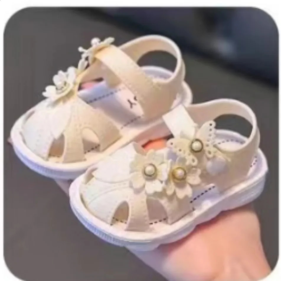 Breathable sports sandals for girls summer sandals casual beach shoes comfortable soft soled childrens shoes fashionable non slip sandals 250424