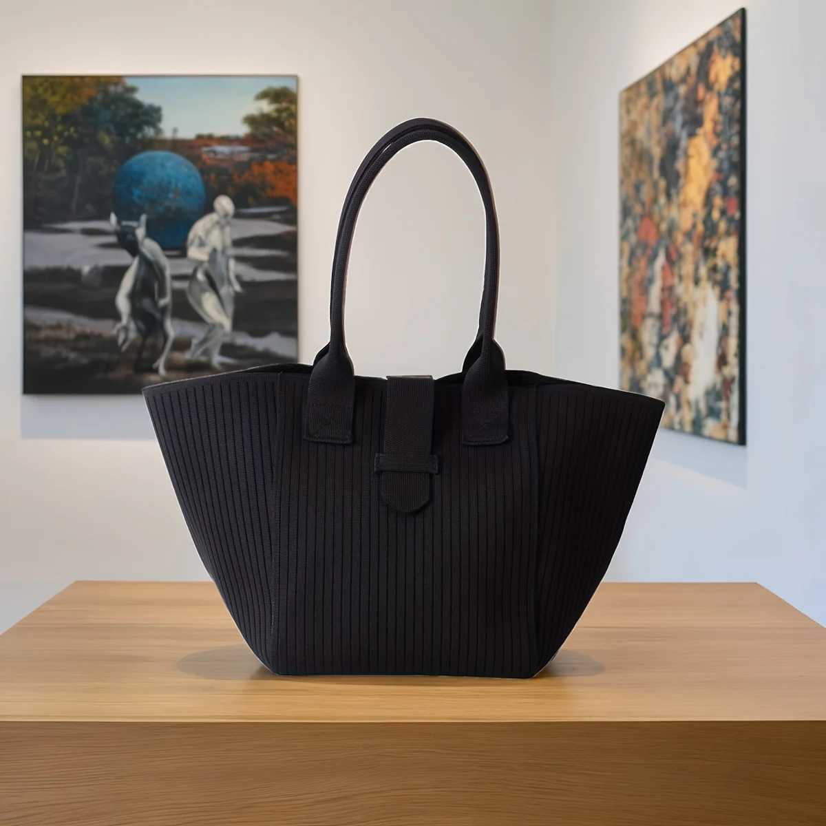 Large capacity womens handbag classic black handbag personalized womens shoulder bag shopping bag W250421