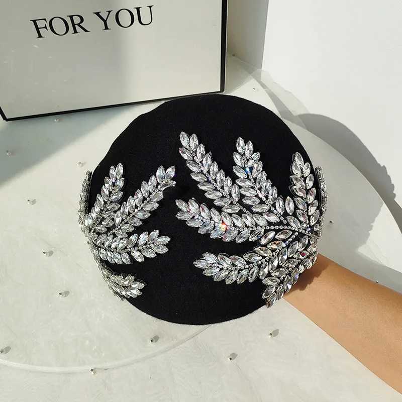 High-quality niche design black rhinestone beret Autumn/winter Korean elegant light luxury temperament painter hat J251125