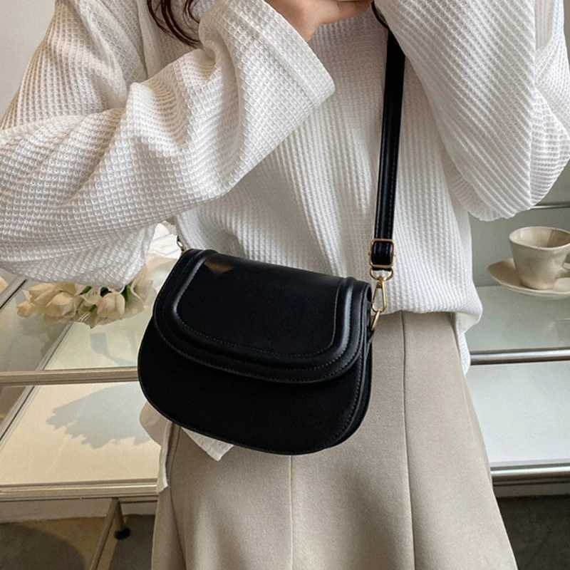 2024 New Womens Single Shoulder Ten Font Small Bag Spring/Summer Simple Edition Handbag Ins Fashion Messenger Bag W250421