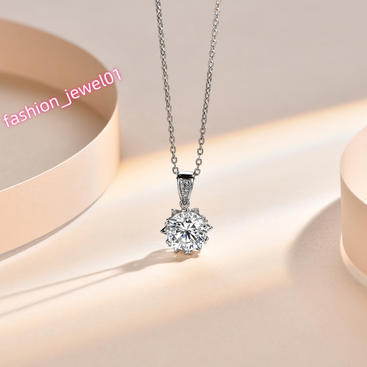Creative Design Wholesale D Color VVS Moissanite Pendant Heart Shape 925 Sterling Silver Necklace Pendant for Jewelry