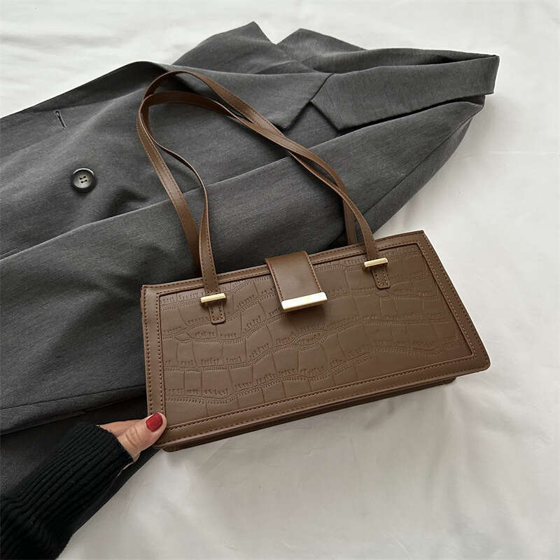 Fashionable and minimalist small square trendy commuting shoulder personalized armpit bag autumn new bag for women