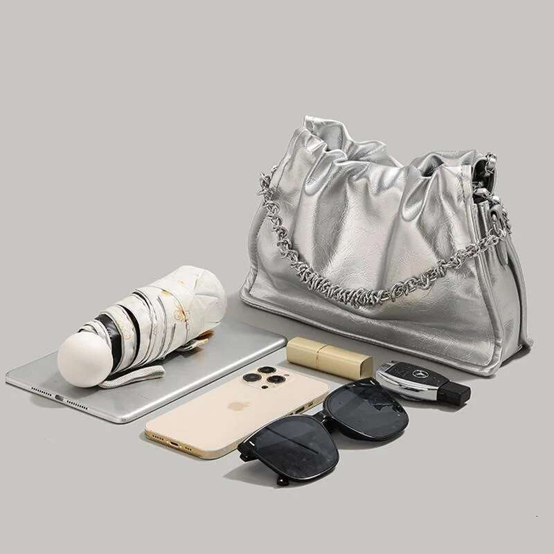 Designer Bag Fashionable And Elegant Sier Underarm Women's New Niche Pleated Tote Bag, Trendy Chain Commuting Bag