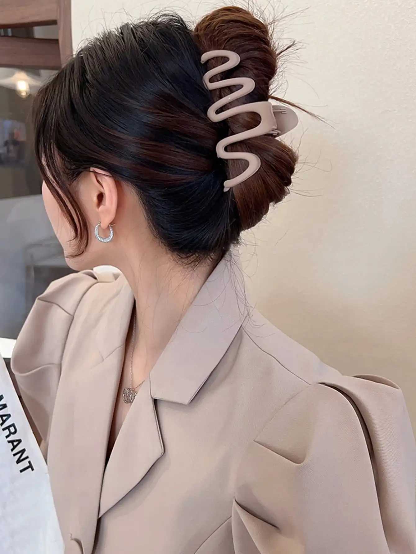 1/3 piece grab clip large volume matte hair clip Exquisite high-end disc hair clip shark clip new simple head hair clipT250425