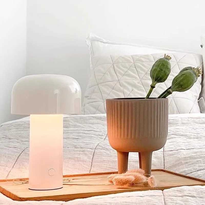 Rechargeable Black Mushroom Desktop Decorative Lamp with Iron Body for Desk Bedroom Camping Tabletop Modern LED Table Lamps C251125