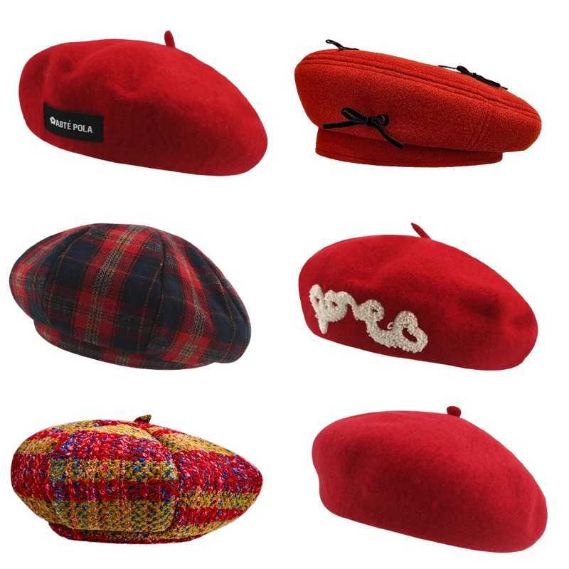Red Christmas Beret for Women - Autumn Winter Retro Style One-Size with Big Head Fit Face-Framing Design Holiday Headwear J251125