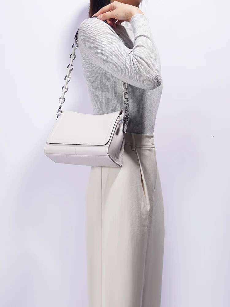 Zency 2024 New Fashion Acrylic Chain Handbags Soft Leather Top-Handle For Women Small Underarm Bag White Crossbody
