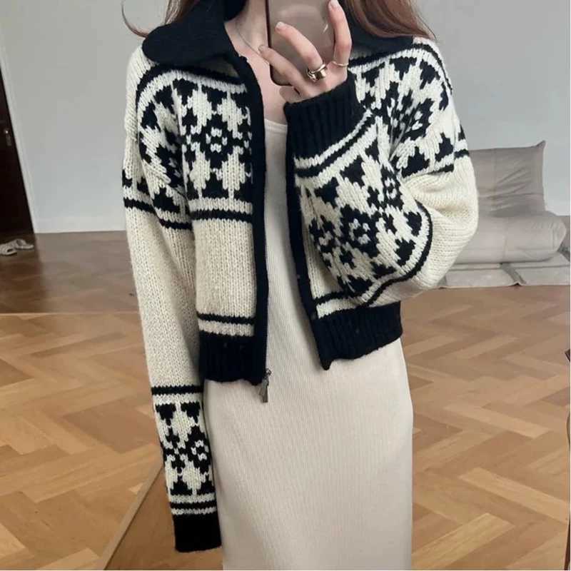 Retro Korean Zipper Short Contrasting Jacquard Womens Cardigan Spring and Autumn Fashion Casual Lazy Style Knitted Sweater NewT251125