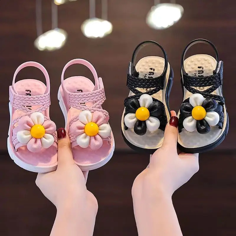 Girls open toe breathable sandals charming and comfortable casual soft soled durable beach water shoes suitable for childrens outdoor activities 25042