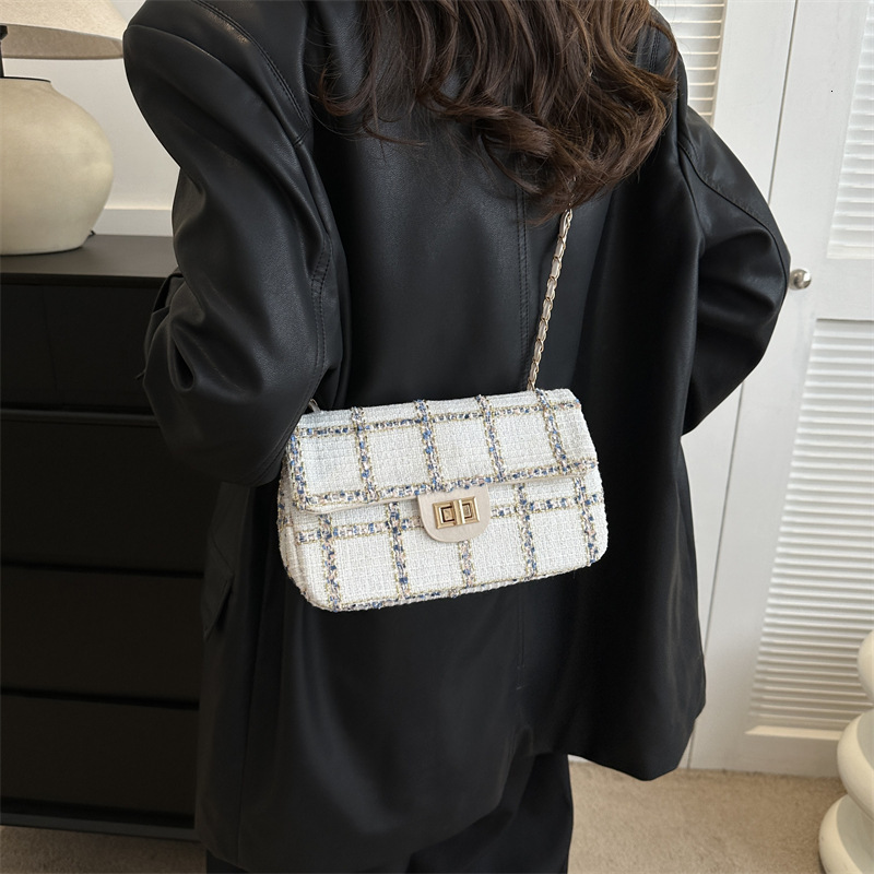 2025 New Designer Bag Free Delivery Shoes By Leisure Women's 2023 Autumn Korean Edition Small Square And Fashionable Shoulder Simple Crossbody Ba
