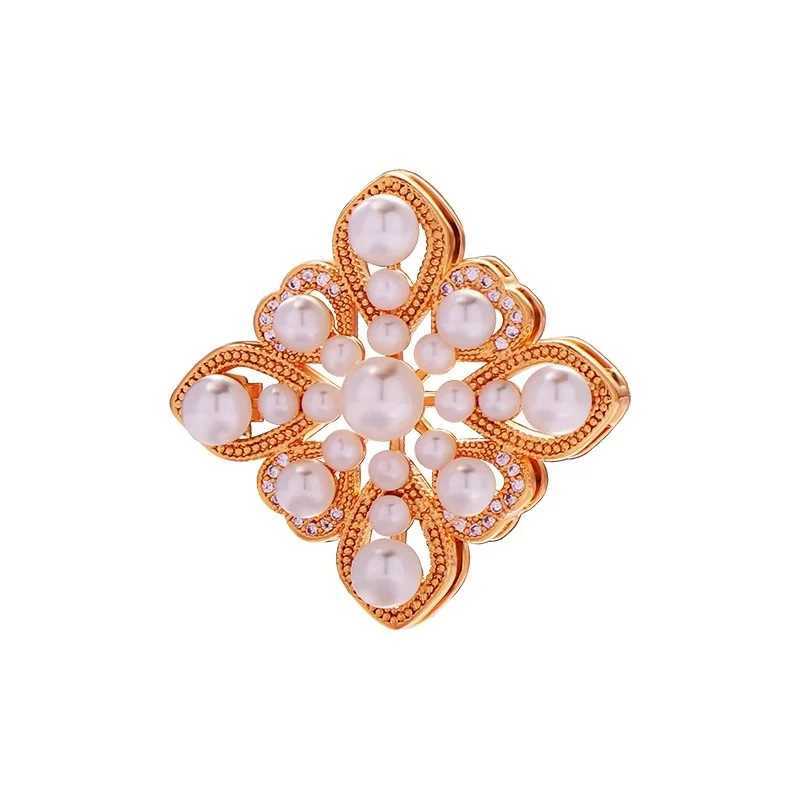 French Fashion Vintage Pearl Brooch for Womens Chest Flower Niche Design Coat Suit Pin Accessories Jewelry Trend J251125