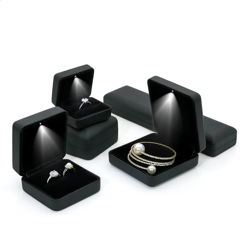 Engagement Ring Earrings Box For Women Jewelry Pendant Box with LED Light Bracelet Jewellery Case Wedding Necklace Display Case 250424