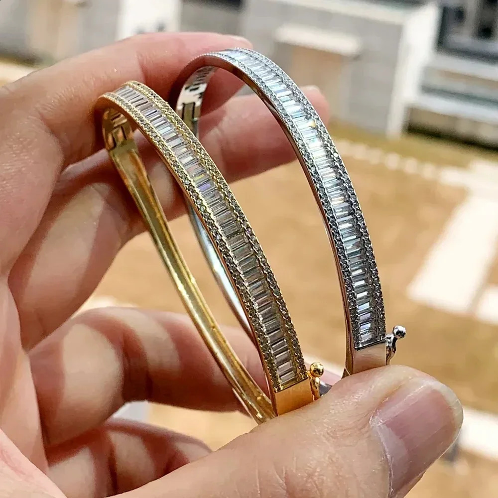 Fashion Womens Clothing Charm European Classic Ice Out Sparkling Micro Edge Geometric CZ Broadband Bracelet Wedding Jewelry 250422