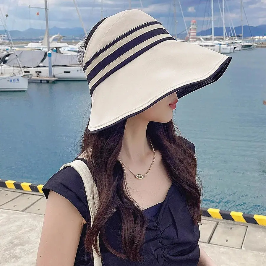 UPF50 High Sun Protection Vinyl Large Brim Striped Hollow Hat Ladies Outdoor UV Folding Sun Hat Beach Vacation 250424