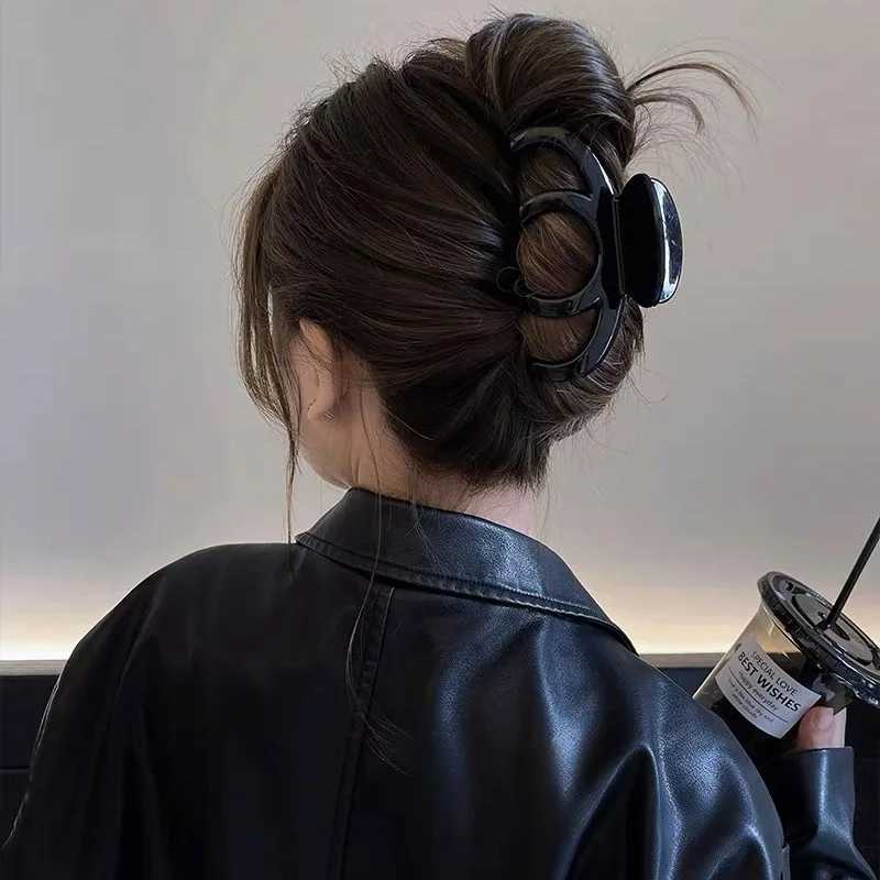 New style shark clip fashion solid color French fashion elegant hair claw low ponytail womens headband holderT250425
