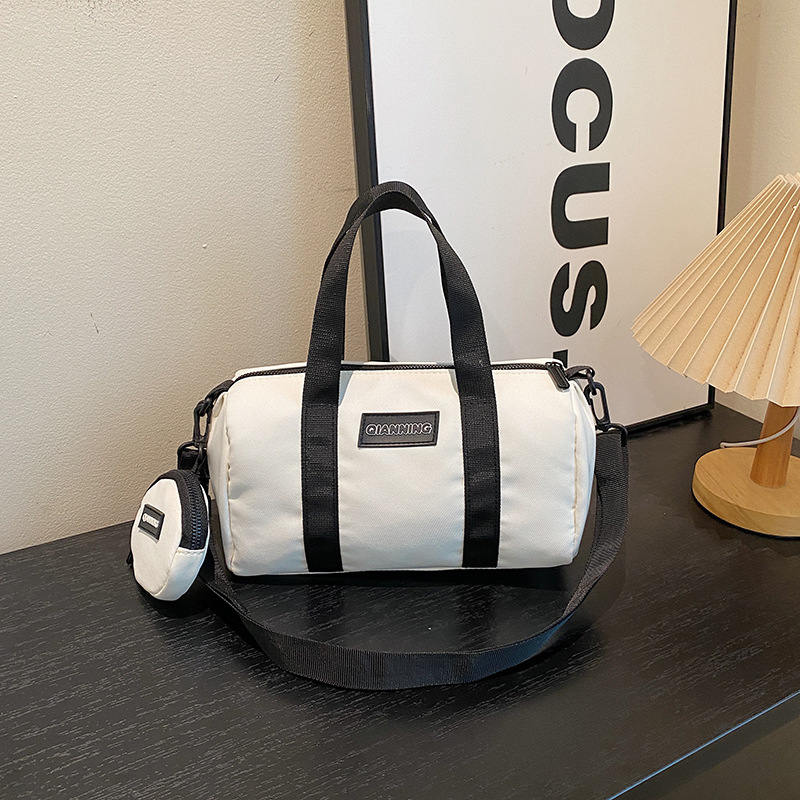 New Free Delivery Designer Shoes By 2025 Korean Version Instagram Versatile Nylon Boston For Women's Fashion Commuting, Hand-Held Pillow Bag, Cas