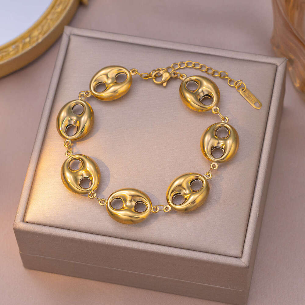 luxury Hollow Pig Nose Coffee Bean Stainless Steel Necklace for Women Fashionable Versatile Collarbone Chain Exquisite Set