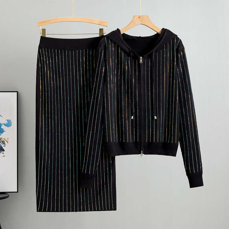 Xiaoxiangfeng Western-style Korean Style Hot Diamond Sweater Cardigan Jacket Two-piece Womens Autumn and Winter Short Skirt Set Printing New Product