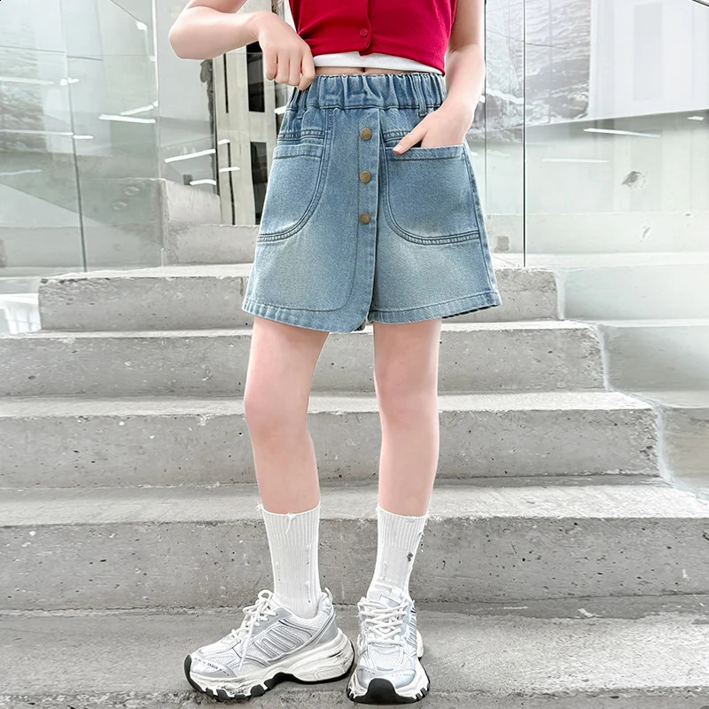 Girls nail button denim shorts for summer 2025 childrens tight pants simple big 250414z