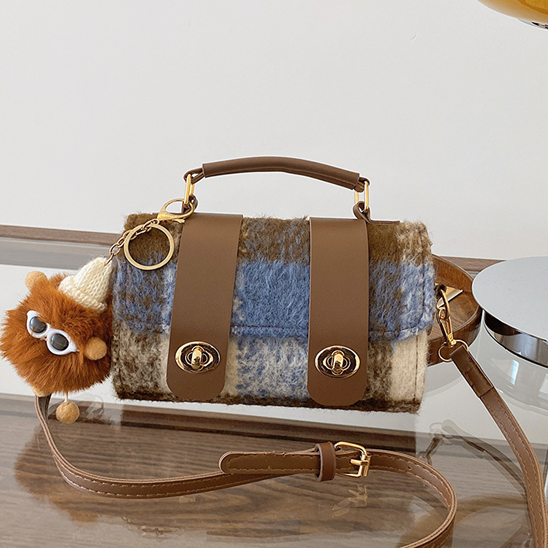 2025 New Designer Bag Free Delivery Shoes By Leisure Commuter Shoulder 2024 Fashionable And Minimalist Crossbody Bag, Unique Design Handbag, Women