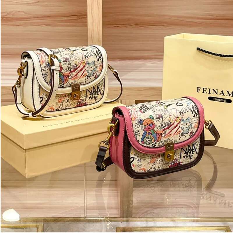 Women's Handbag High-End Designer Graffiti Shoulder 2024 New Retro Contrasting Color Commuting Small Square Bag