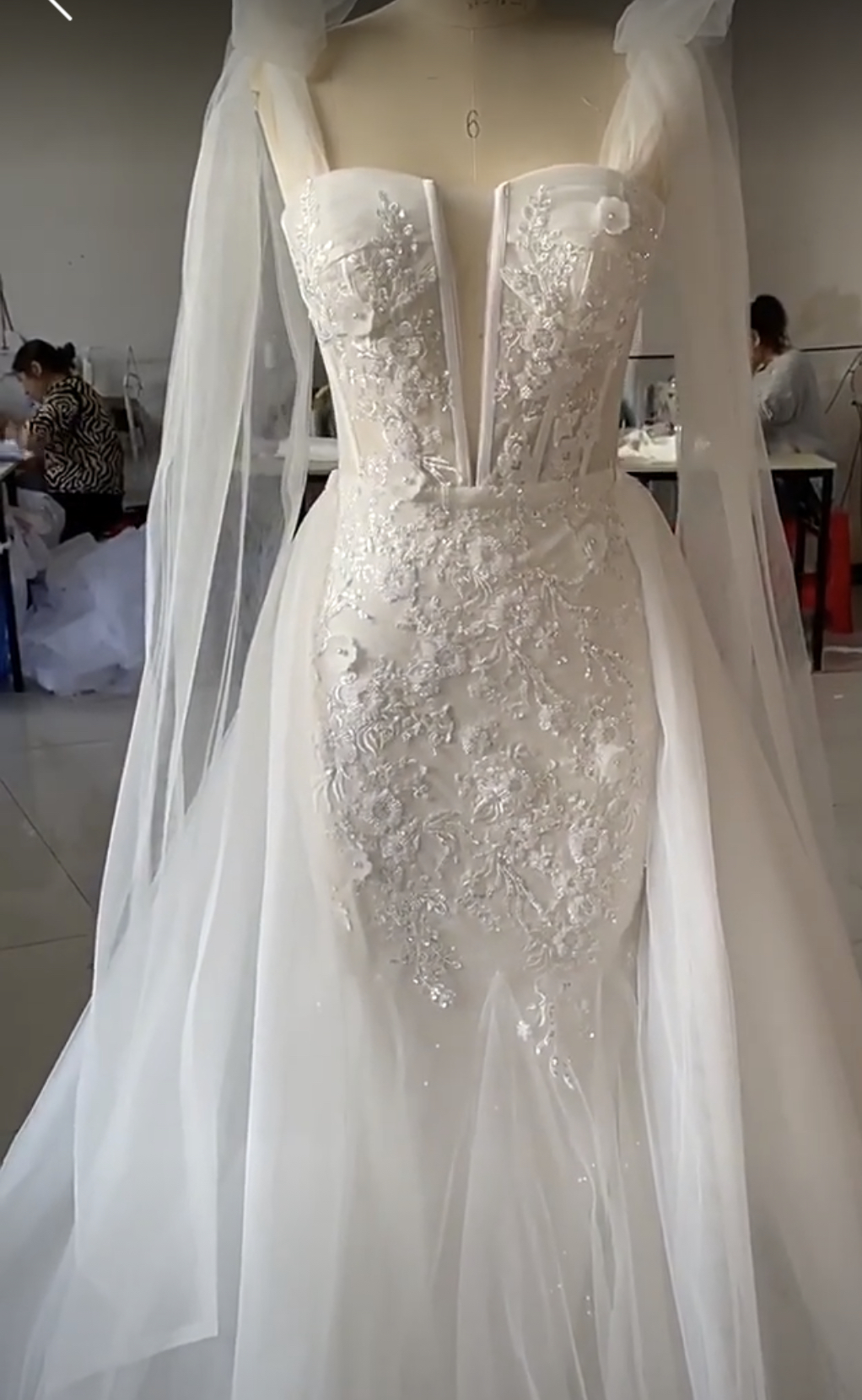 Straps Mermaid Boho Wedding Dresses With Detachable Train Beaded Lace Appliques Long Ivory Beach Bridal Gown Sleeveless Tulle Vestido De Novia