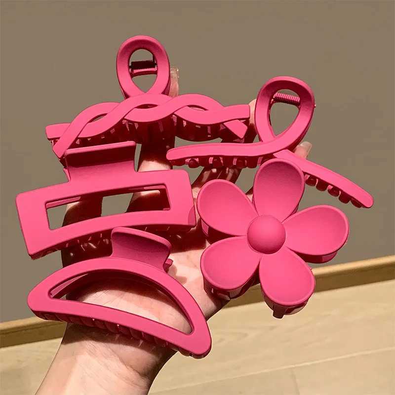 A set of 8 plastic hair clips including large hair clips simple hair clips and female hair accessories toolsT250425