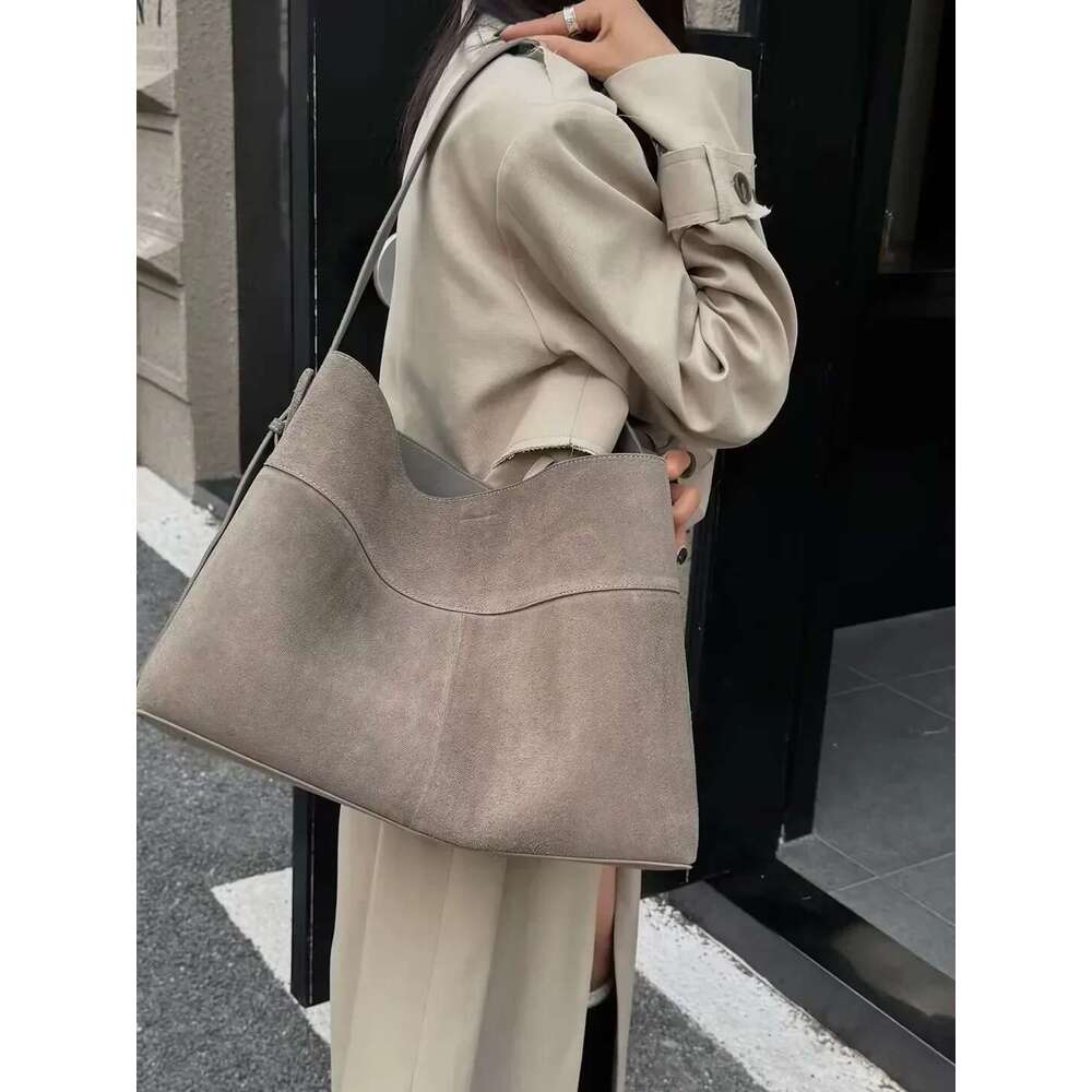 Designer Bag Simple Reddish Brown Large Capacity Bucket Tote Genuine Suede Cow Leather Women Shoulder Bag Matte Coffee Winter Trend Handbag
