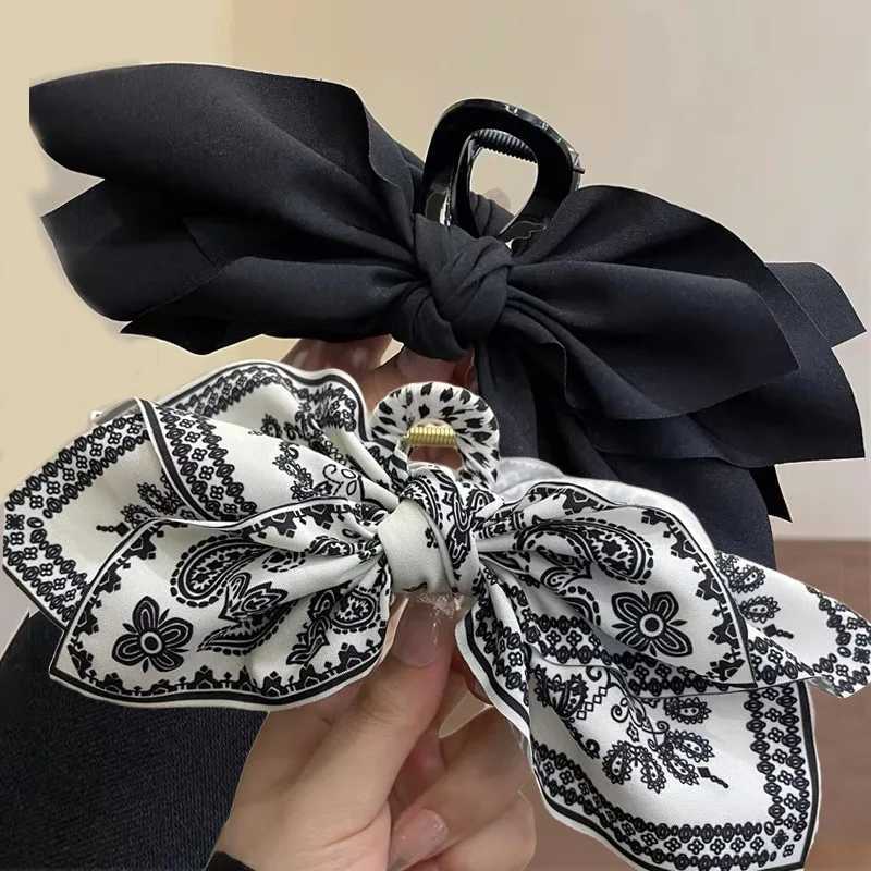 Double sided bow hair claw suitable for women large Bohemian breast printed shark hair lipstick girl antique satin horsetail clipT250425