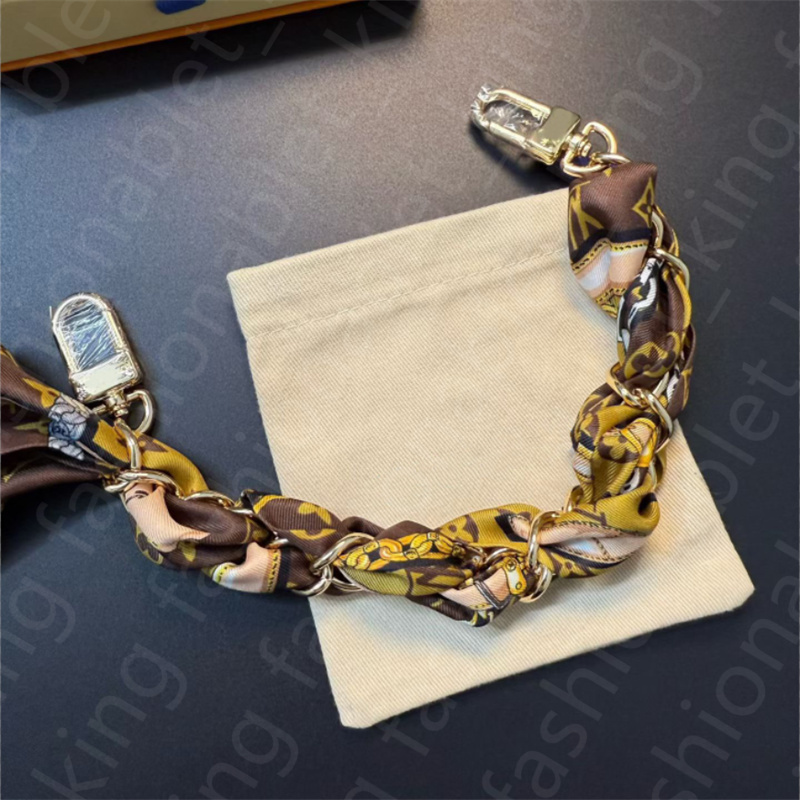 Fashion Designer Keychains Mens Black Leather Classic Gold Keychains For Men ladies car gold keychain women classic strawberry key ring no box