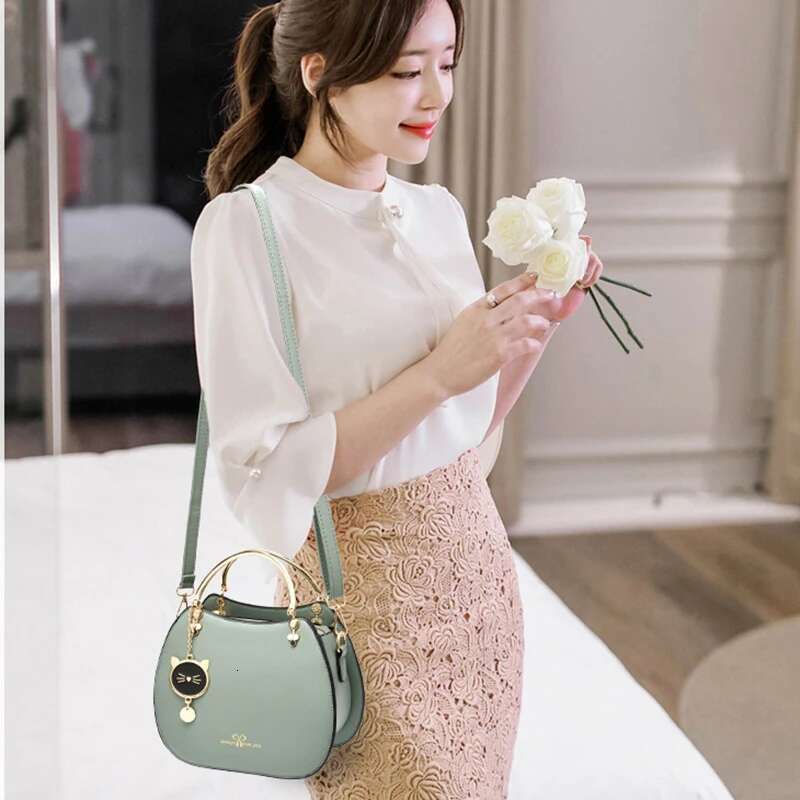2023 New Popular And Cat Crossbody Korean Fashion Handbag Girls' Solid Shell Women's Shoulder PU Leather Bag