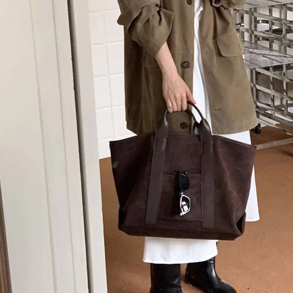 Luxury Designer Uniquely Designed Women's Suede Tote Simple Large Capacity Underarm Shoulder Bag, Suitable For Outdoor Play And Commuti