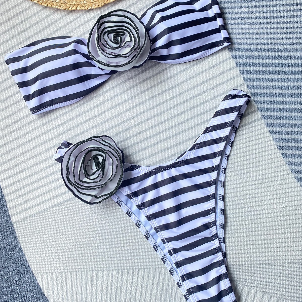 2025 Designer's New Swimsuit Women's High Sex Bikini Bra 3D Lace Flower Split Women's Swimming Pants Luxury Navy Style Striped Beach We