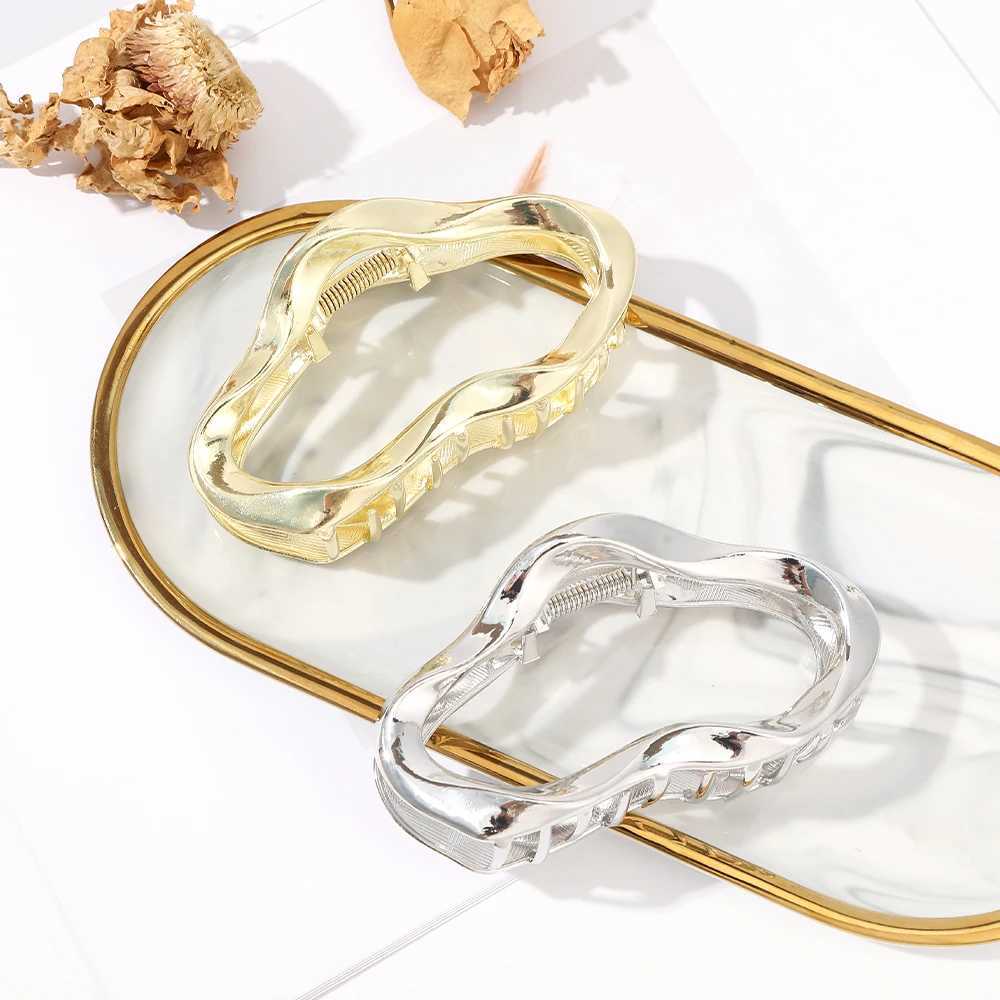 Awaytr gold hollow liquid hair clip metal hair clip hair clip with clip womens fashion hair clipT250425