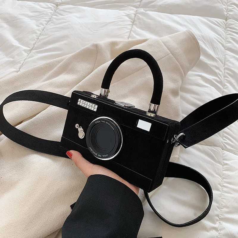 2023 New Womens Personalized Fashion Camera Shape Clutch Womens Leisure Mini Cross Body Bag Small Shoulder Bag Wallet W250421