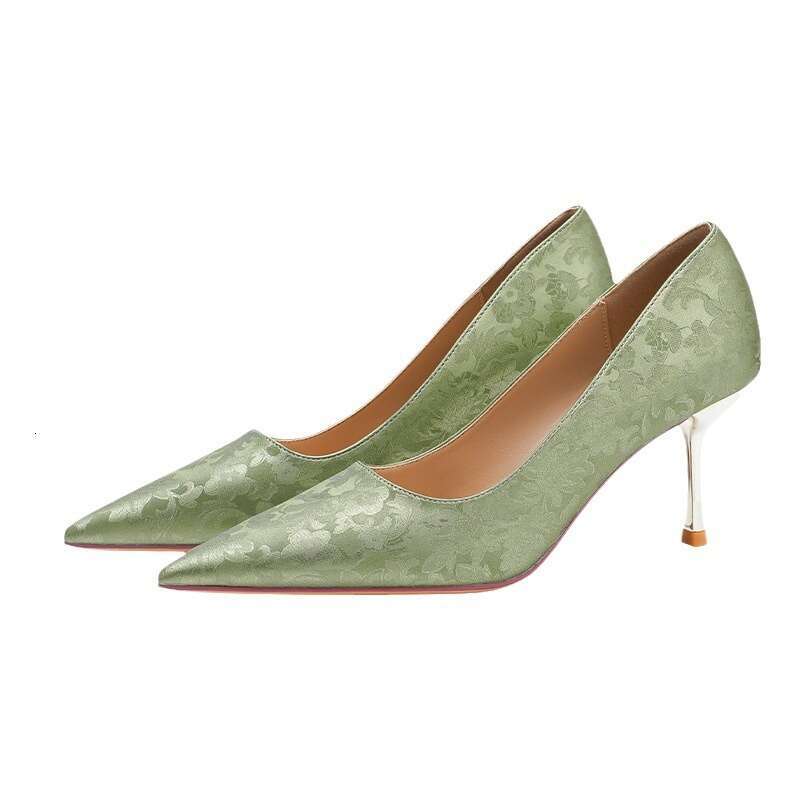 Niche French style socialite Chinese green high with slim heels 2024 new pointed shallow mouth single shoes for women