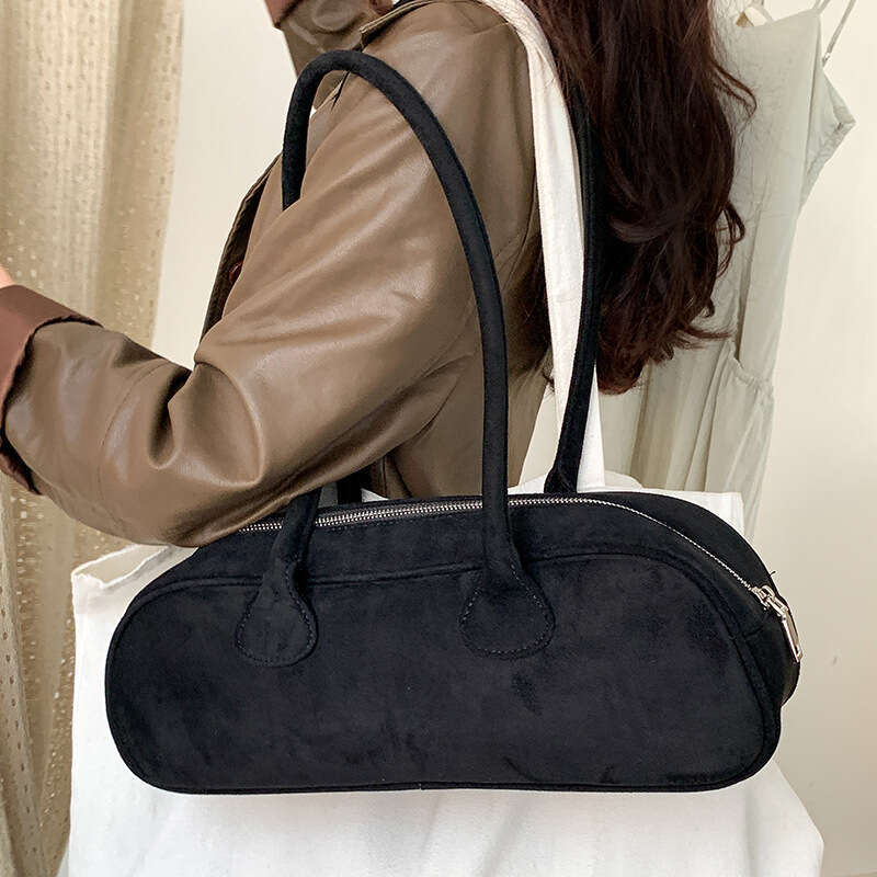 Korean niche retro stick armpit bag with high-end feel, autumn large capacity suede shoulder bag, 2025 new casual fashion trend clothing