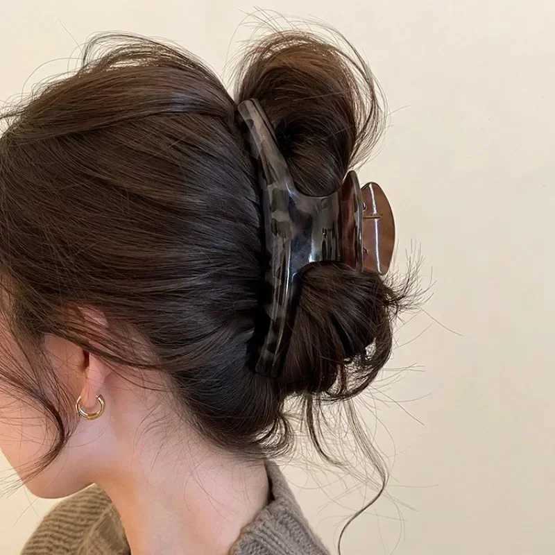 2024 New Fashion Acrylic Curved Hairclip Headpiece Leopard Pattern Large Hairclip Shark Clip Female HairclipT250425