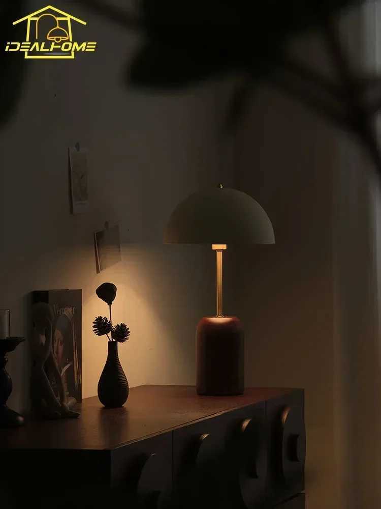 French Medieval Vintage Solid Wood Table Lamp LED E14 Atmosphere Designer Desk Lights Bedroom Study Bedside Living Room StudioM251125