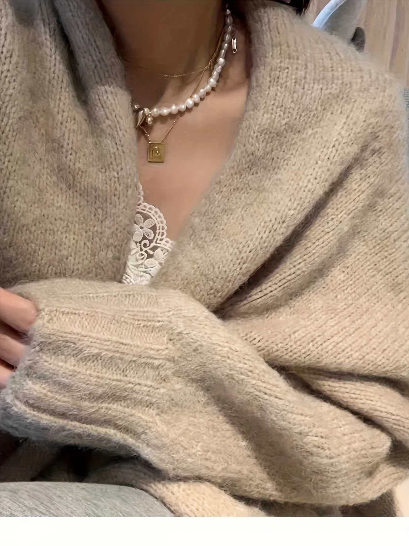 A new spring soft and thickened knitted cardigan 2025 Spring loose and lazy style essential to cover fat and show slimnessT251125