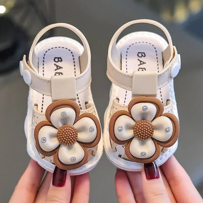 Summer Baby Boys and Girls Sandals Childrens Beach Sandals Cartoon Baby Shoes Comfortable Soft soled Childrens Student Shoes 250424