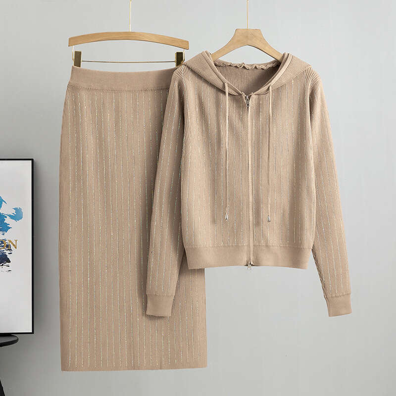 Xiaoxiangfeng Western-style Korean Style Hot Diamond Sweater Cardigan Jacket Two-piece Womens Autumn and Winter Short Skirt Set Printing New Product