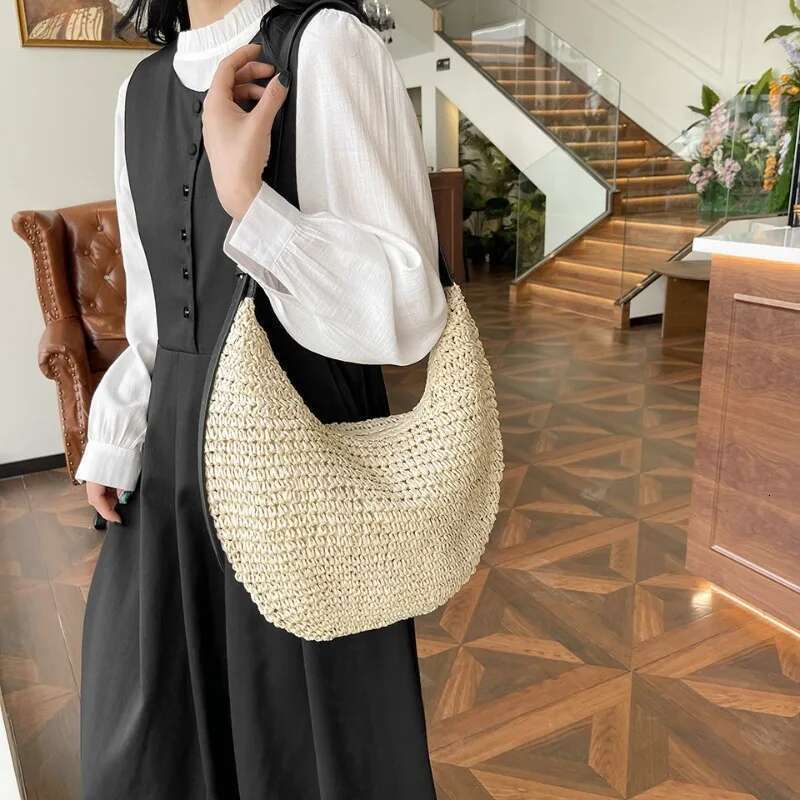 Designer Bag Grass Woven Shoulder With Contrasting Colors Casual And Simple Crossbody Bag Large Capacity Underarm Handbag For Commuting