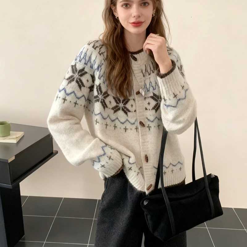 Autumn Winter O Neck Loose Jacquard Cardigan Sweater Elegant Fashion Long Sleeve Knitted Jackets Versatile Casual Clothes 12T251125